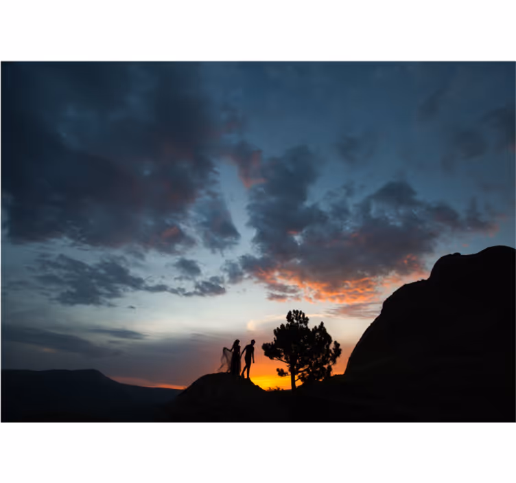 Tapisserie murale paysage silhouette au coucher de soleil - TenStickers