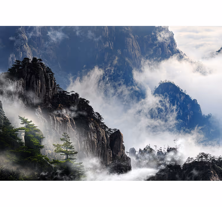 Papier peint nature Montagnes sombres brumeuses le soir - TenStickers