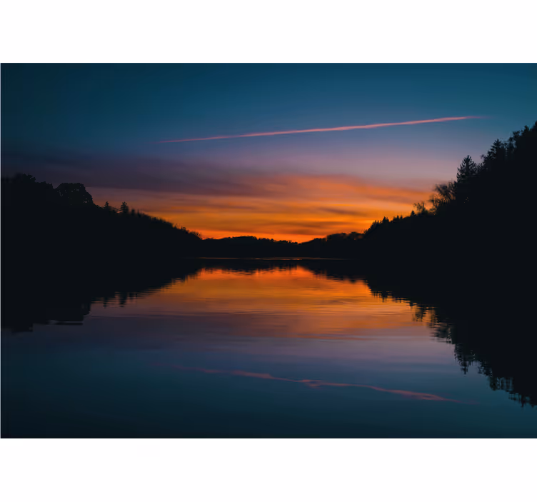 Tapisserie murale paysage lac paisible au coucher de soleil - TenStickers