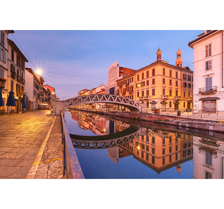 Tapisserie ville réflexion sur le canal de milan - TenStickers