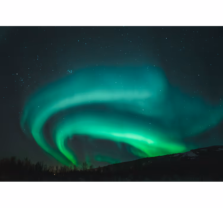 Papier peint mural ciel Beau paysage de lumière boréale verte - TenStickers