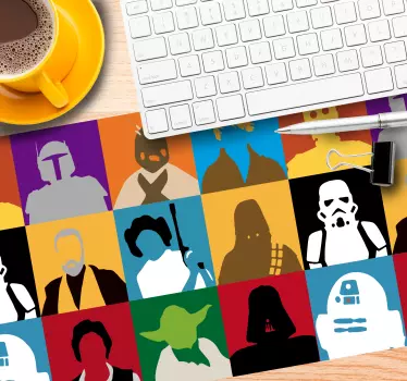 Mouse pad gamer collage de silhouettes de personnages - TenStickers