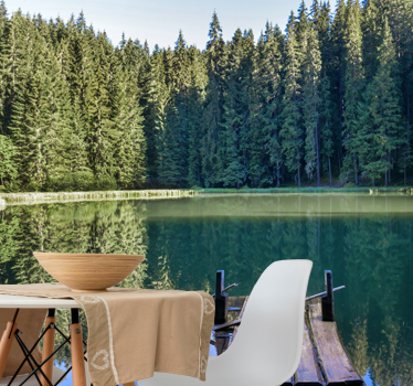 Papier peint mural foret Lac avec des arbres verts derrière - TenStickers