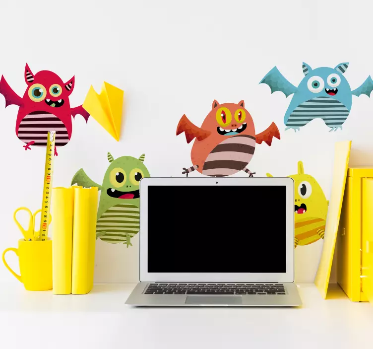 Sticker enfant créatures animées et vibrantes - TenStickers