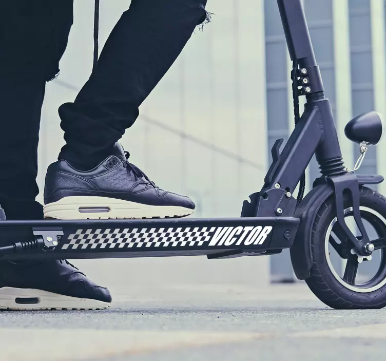 Sticker patinette drapeau de course avec nom - TenStickers