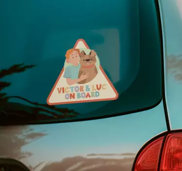 Autocollant voiture enfant et chien à bord - TenStickers