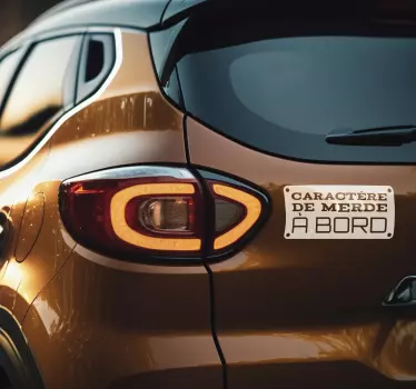 Autocollant voiture caractère de merde à bord - TenStickers