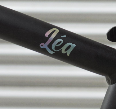Sticker vélo nom de fille arc-en-ciel coloré - TenStickers
