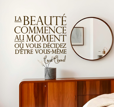 Autocollant muraux Salon citation Coco Chanel beauté - TenStickers