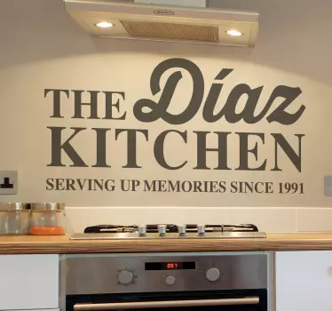 Sticker personnalisable the family kitchen - TenStickers