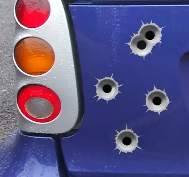 Sticker voiture effet impacts de balles - TenStickers