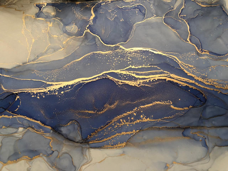 Tapis vinyle effet marbre bleu marine et or - TenStickers